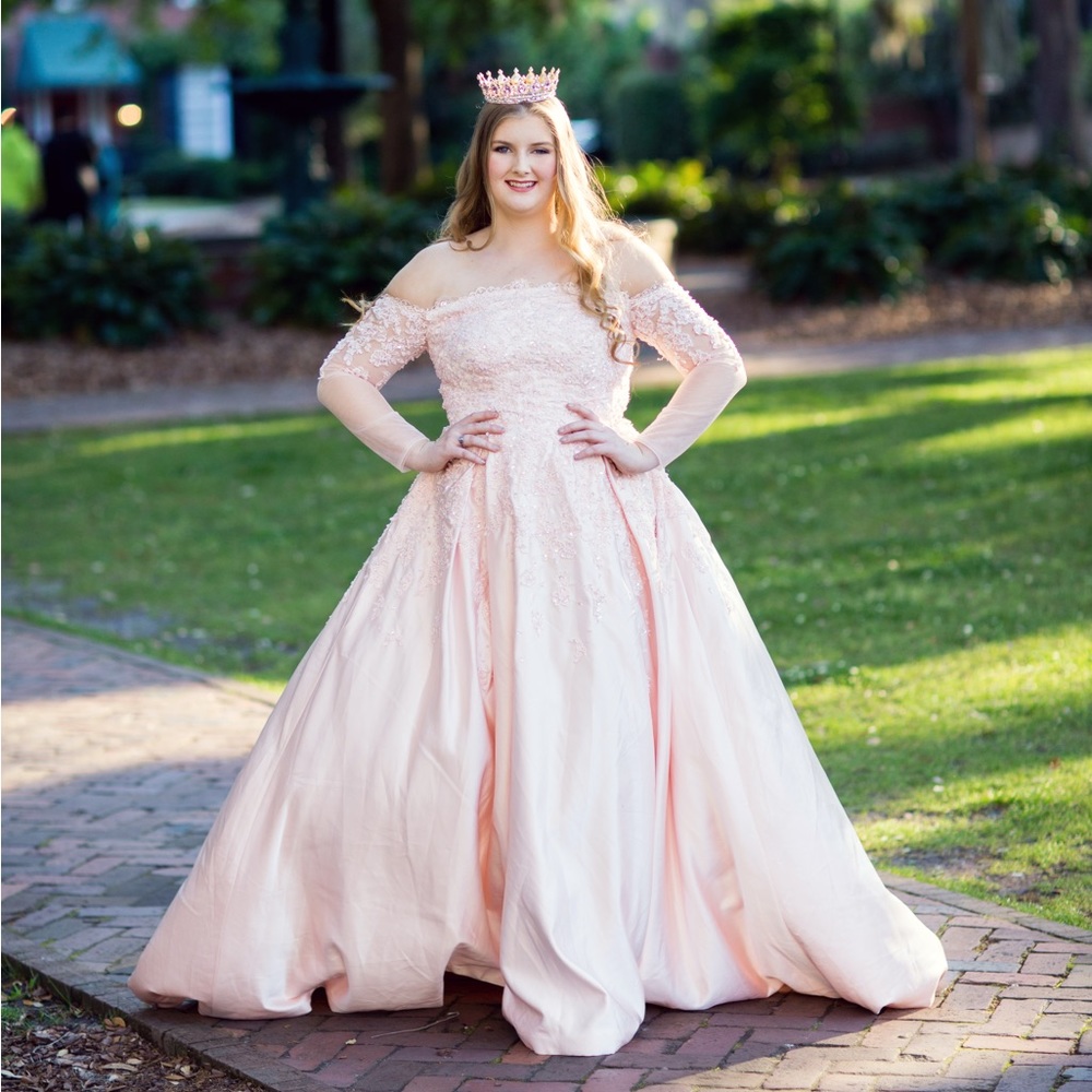 Babyonline Pink Gown! Gorgeous train, corset back, beaded and with sequins.
